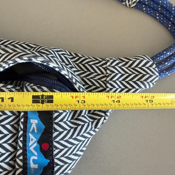 Kavu Rope Bag Chevron Shore 14" x 9.5" Chevron Sling Shoulder Bag - Picture 11 of 12